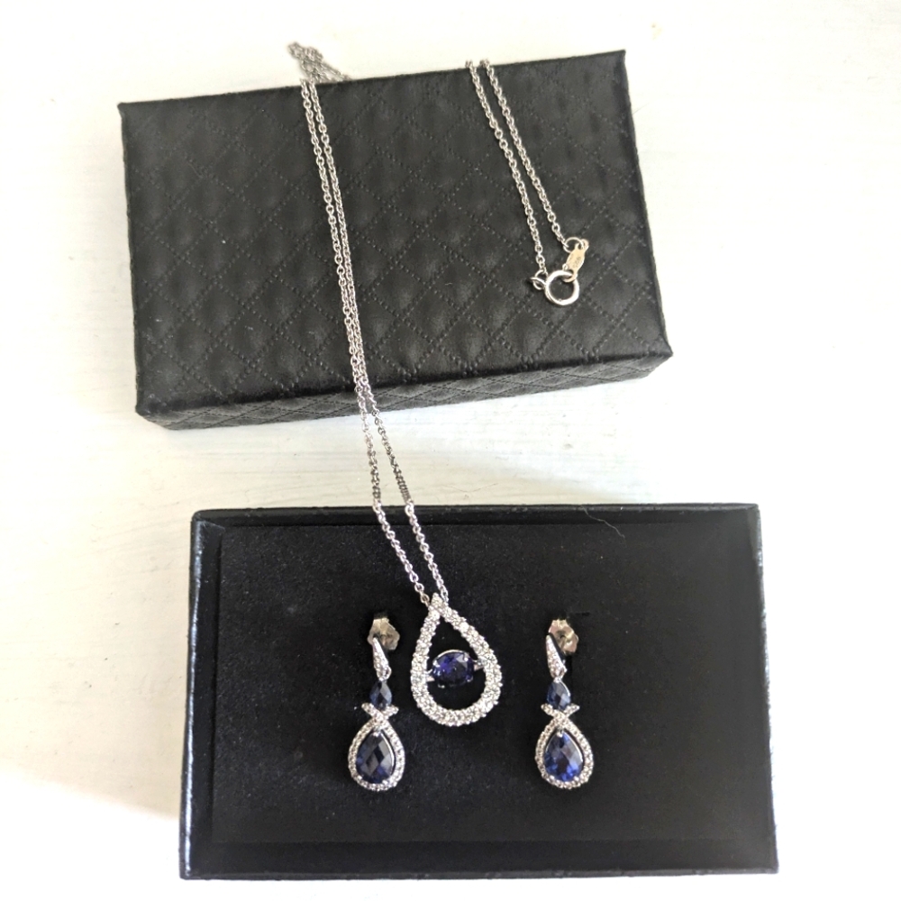 Helzberg Diamonds set